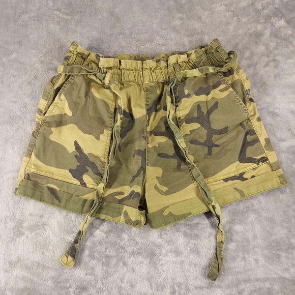 Sanctuary Standard Surplus Camo Utility Shorts Size 29 Green Military - Picture 2 of 16